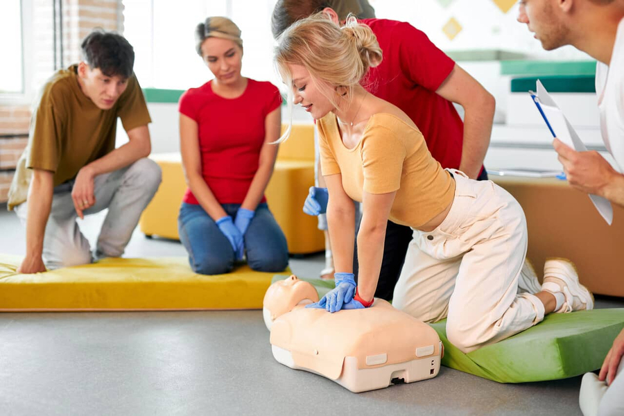 Zdjęcie na okładce dla ROBERT WOJCIESZEK - kursy pierwszej pomocy